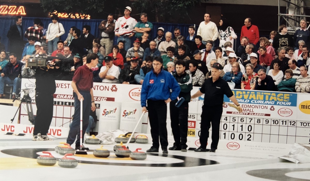 Curling Canada  Let's go to the Mall!