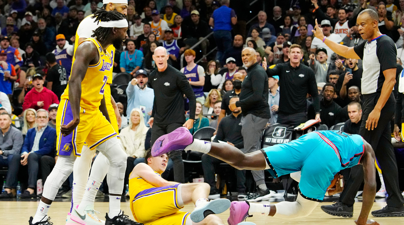 Lakers' Patrick Beverley ejected for shoving over Suns' Deandre Ayton