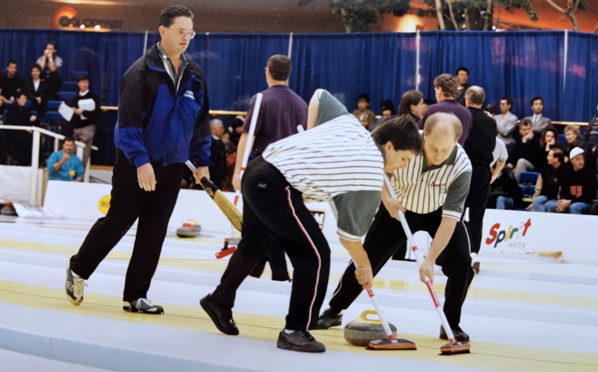 Curling Canada  Let's go to the Mall!