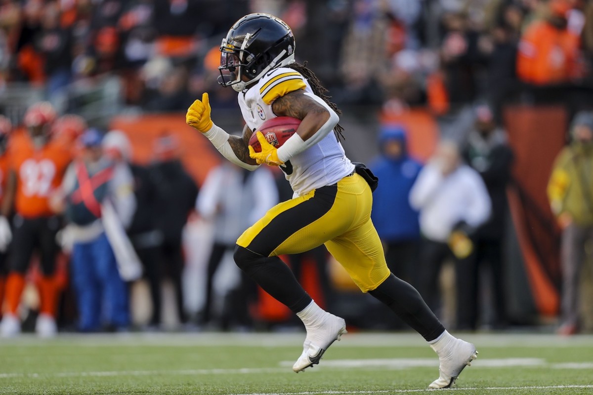 Pittsburgh Steelers Lose Jaylen Warren to Hamstring Injury vs Bengals -  Sports Illustrated Pittsburgh Steelers News, Analysis and More