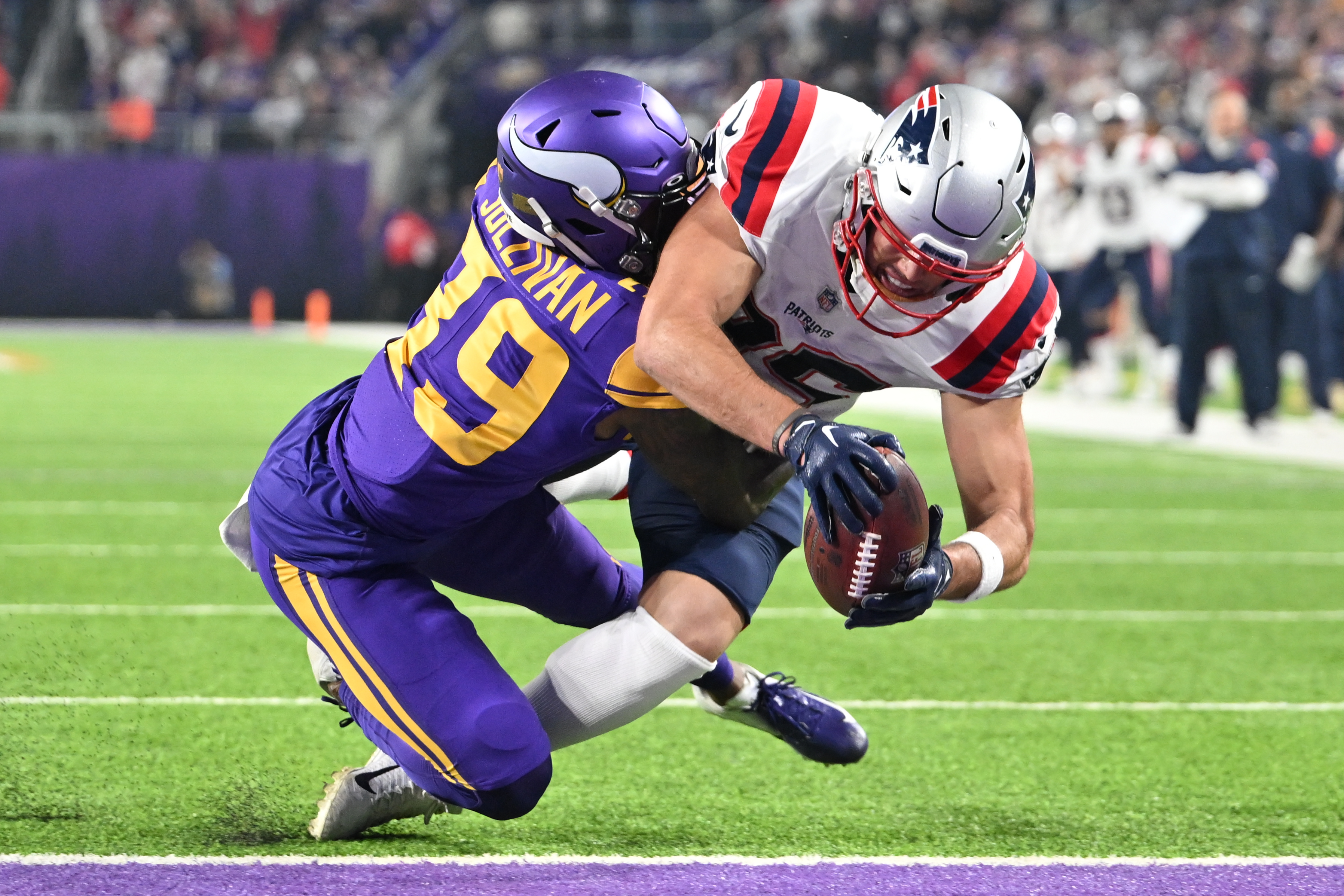 Patriots vs. Vikings: Controversial call takes New England