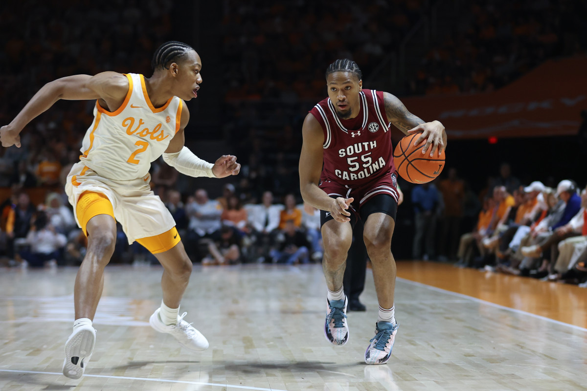 Ta'Lon Cooper moves the ball against Tennessee Volunteers guard