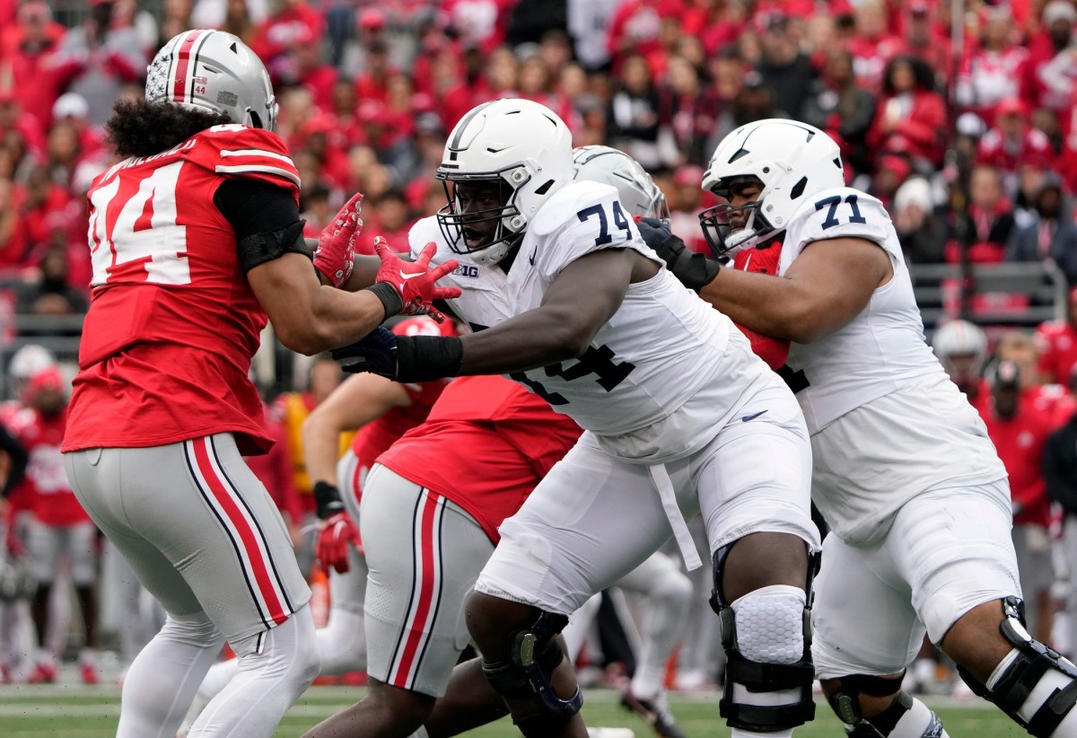 Penn State offensive lineman Olumuyiwa Fashanu  