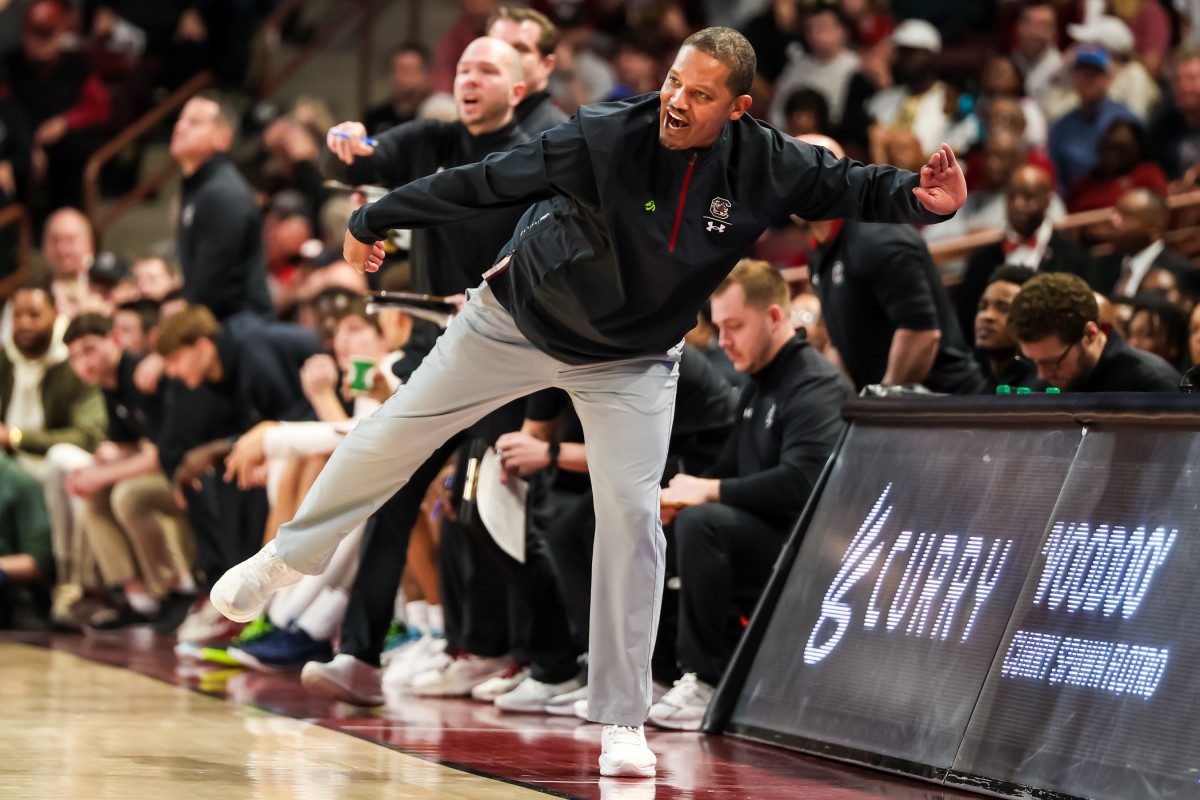 Lamont Paris demonstrating a 'move' to the referees in the Gamecocks game Vs. Vanderbilt (10th Feb., 2024)