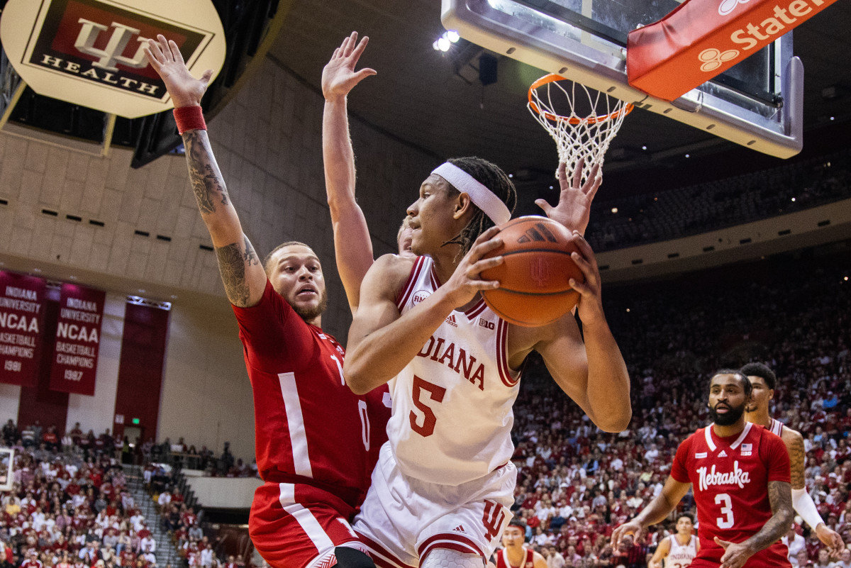 WATCH: Malik Reneau's Breakaway Jam Gives Indiana Huge Spark During 20 ...