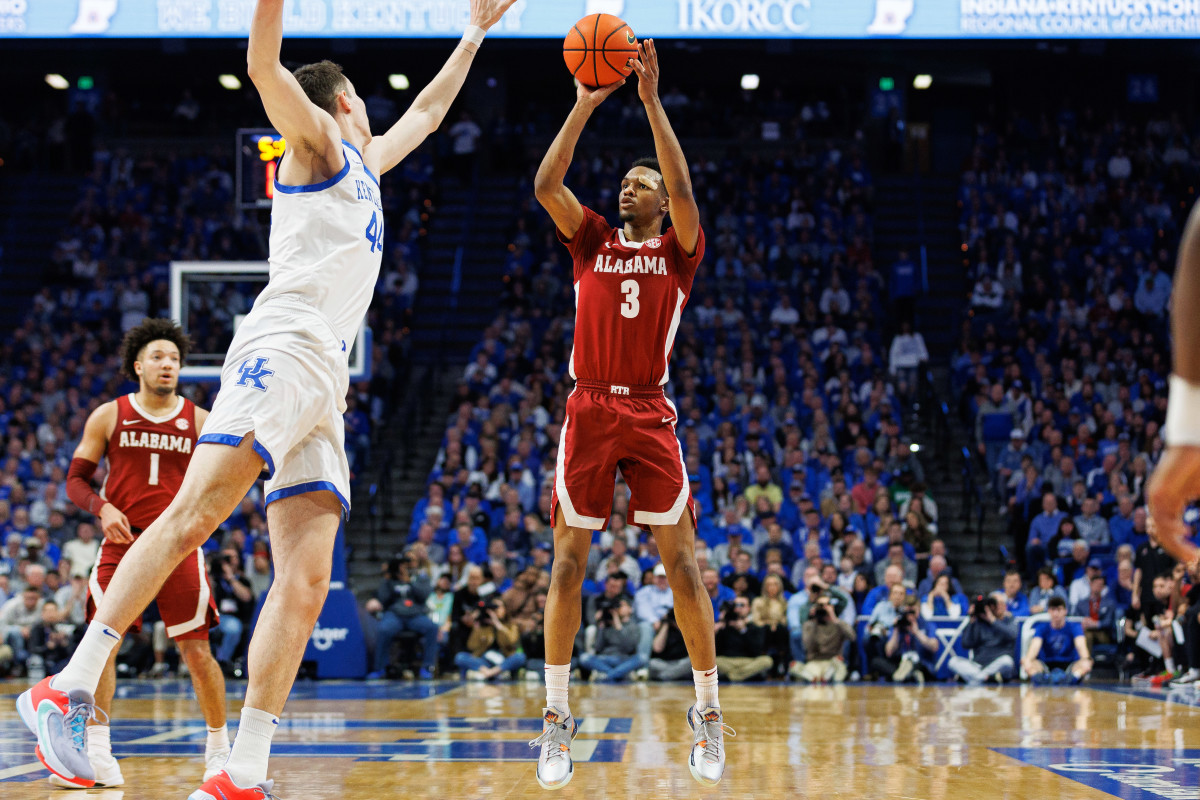 Feb 24, 2024; Lexington, Kentucky, USA; Alabama Crimson Tide guard Rylan Griffen (3) shoots the ball during the first half against the Kentucky Wildcats at Rupp Arena at Central Bank Center. Mandatory Credit: Jordan Prather-USA TODAY Sports