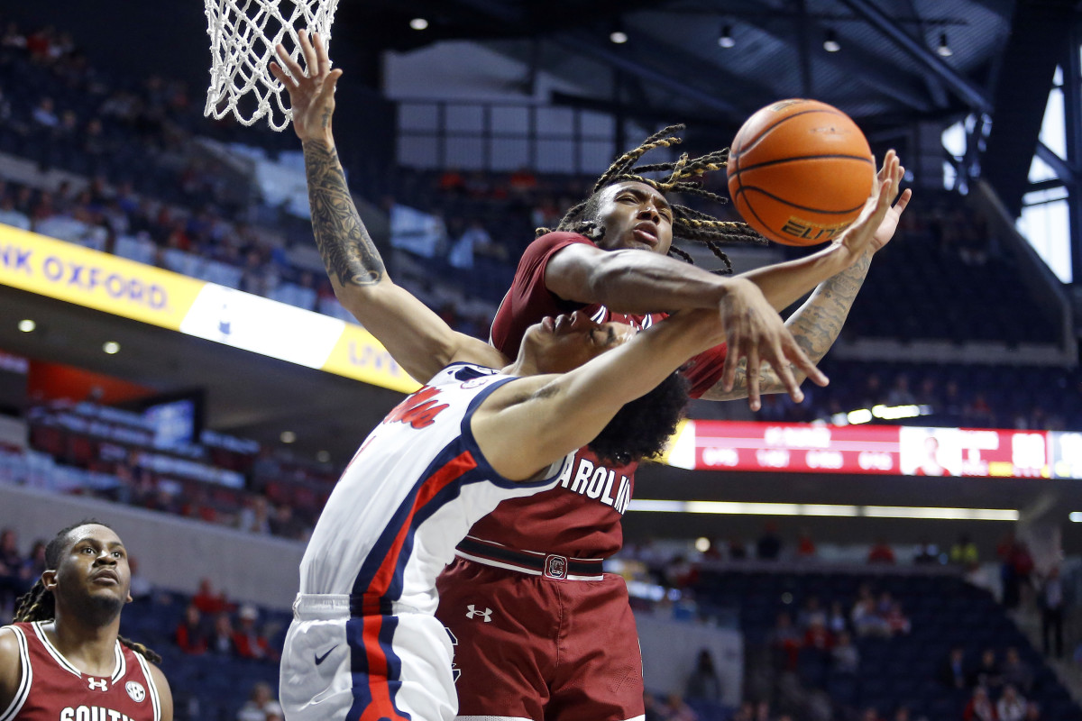 Zachary Davis commits a hard foul on Ole Miss' Austin Nunez (24th Feb., 2024)