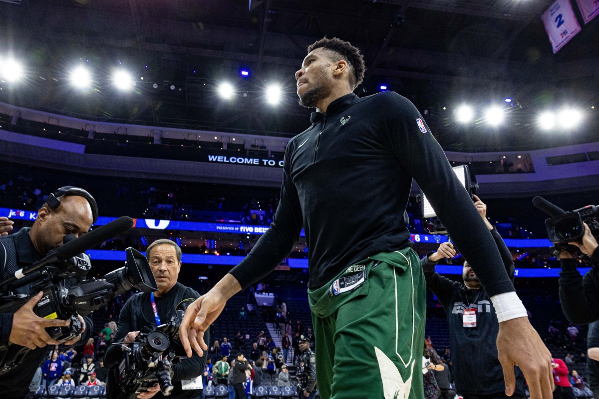  Milwaukee Bucks forward Giannis Antetokounmpo (34) walks off the court after a victory against the Philadelphia 76ers 