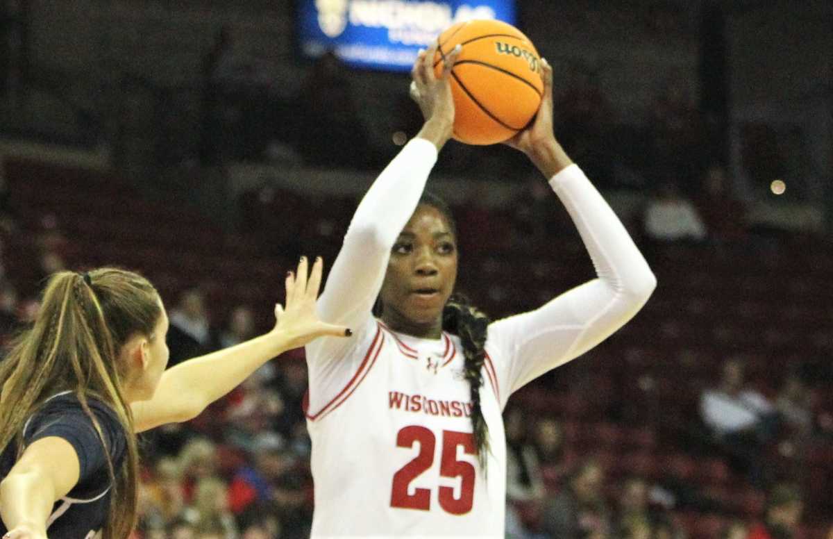 Big Ten Daily (March 8): Wisconsin's Serah Williams Breaks Big Ten Double-Double Record