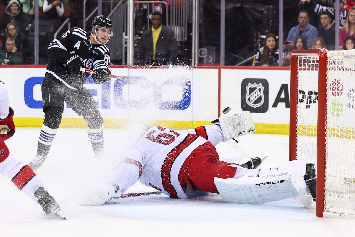 New jersey devils store hockey game live