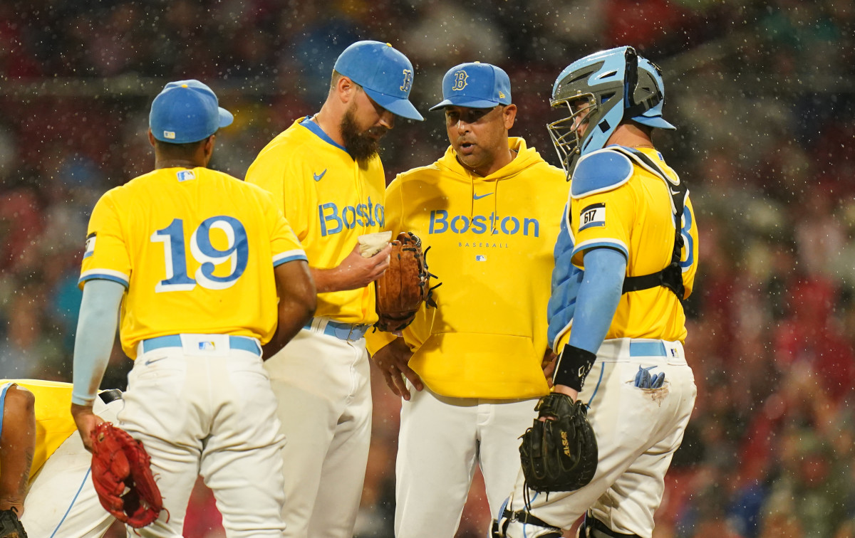 Boston Red Sox bringing back yellow and blue jerseys this week