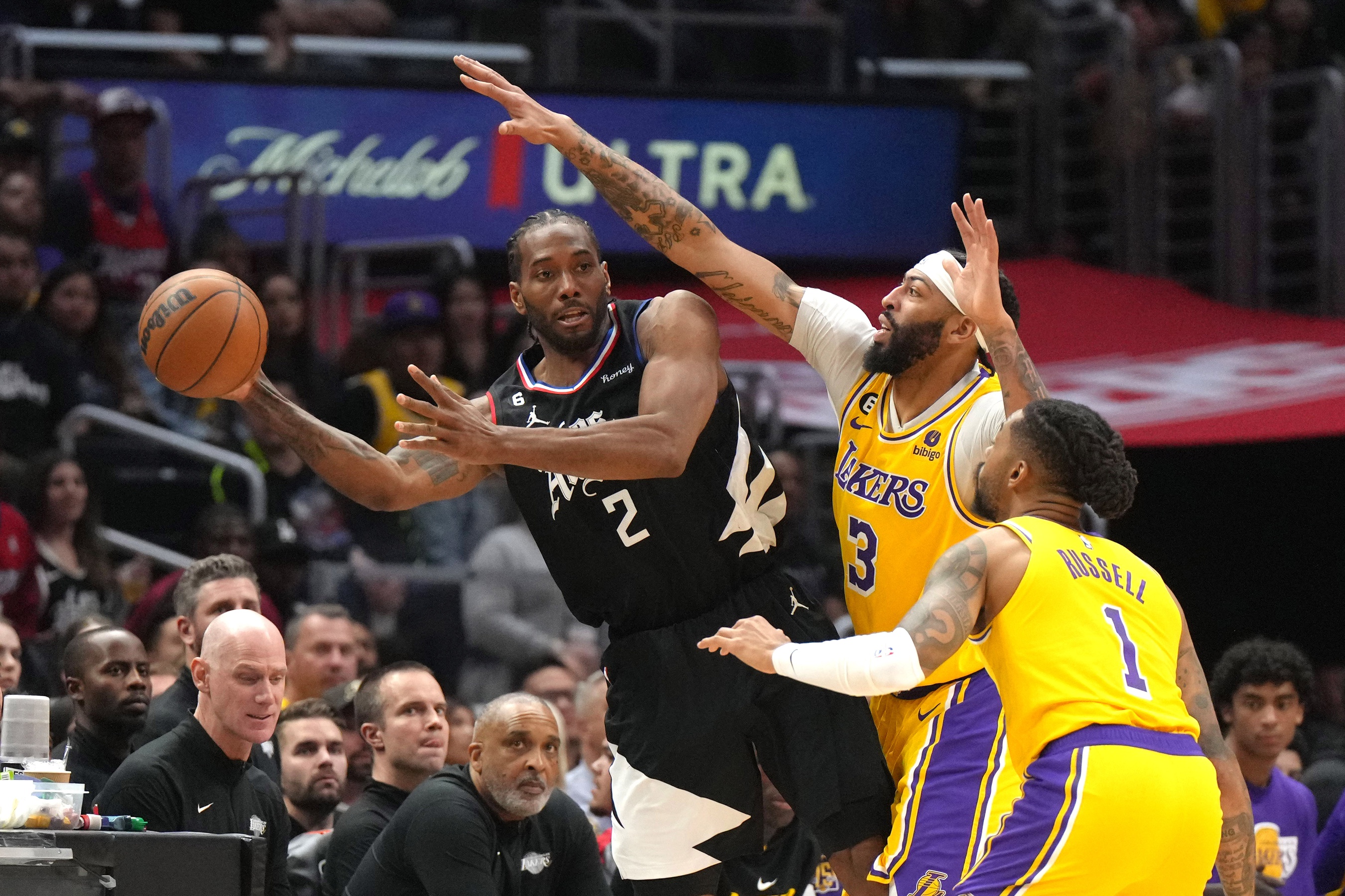 Los Angeles Lakers vs LA Clippers First Matchup Revealed - Sports ...