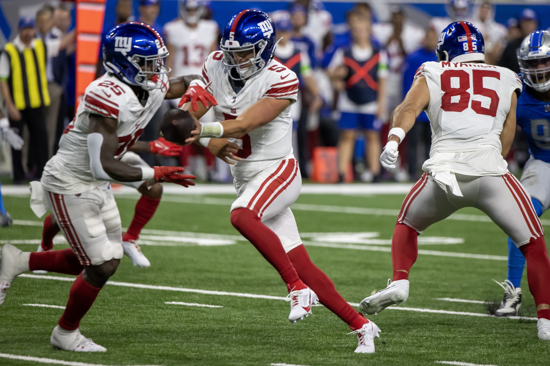 Giants' QBs offered Tommy DeVito calming advice before first game