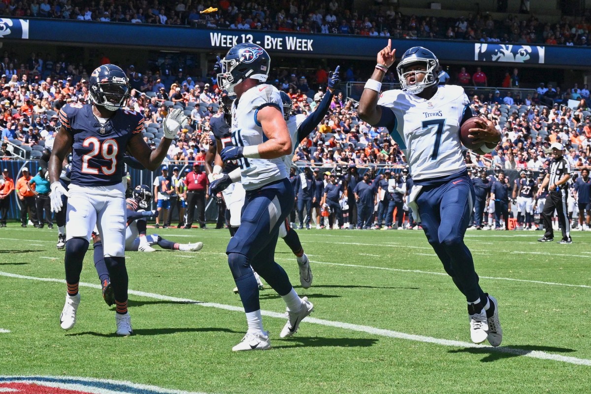 August 12, 2023 - Tennessee Titans quarterback Malik Willis (7) runs in a  touchdown during NFL preseason football game between the Chicago Bears vs  the Tennessee Titans in Chicago, IL Stock Photo - Alamy