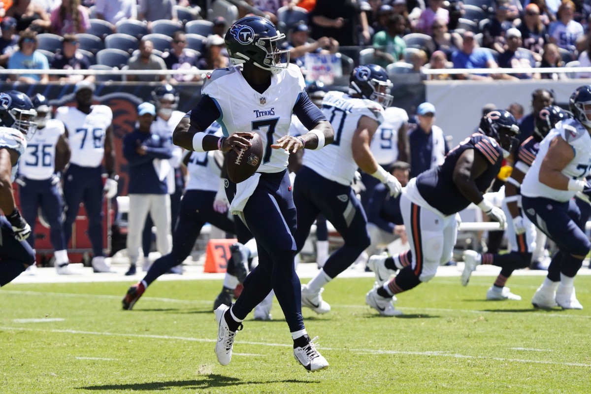 PHOTO GALLERY: The Best Photos From the Tennessee Titans' Preseason Game  With the Chicago Bears - Sports Illustrated Tennessee Titans News, Analysis  and More