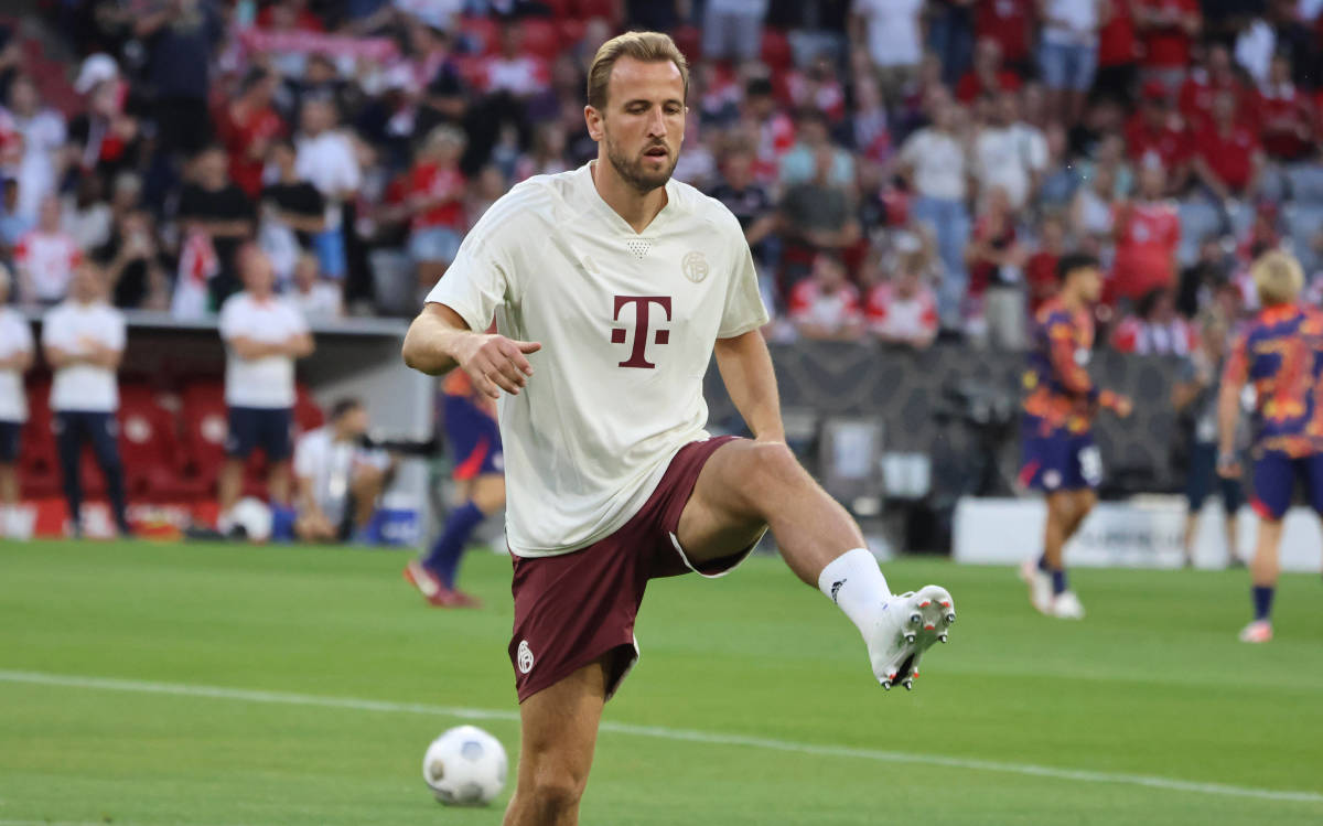 Harry Kane pictured warming up ahead of his Bayern Munich debut in August 2023