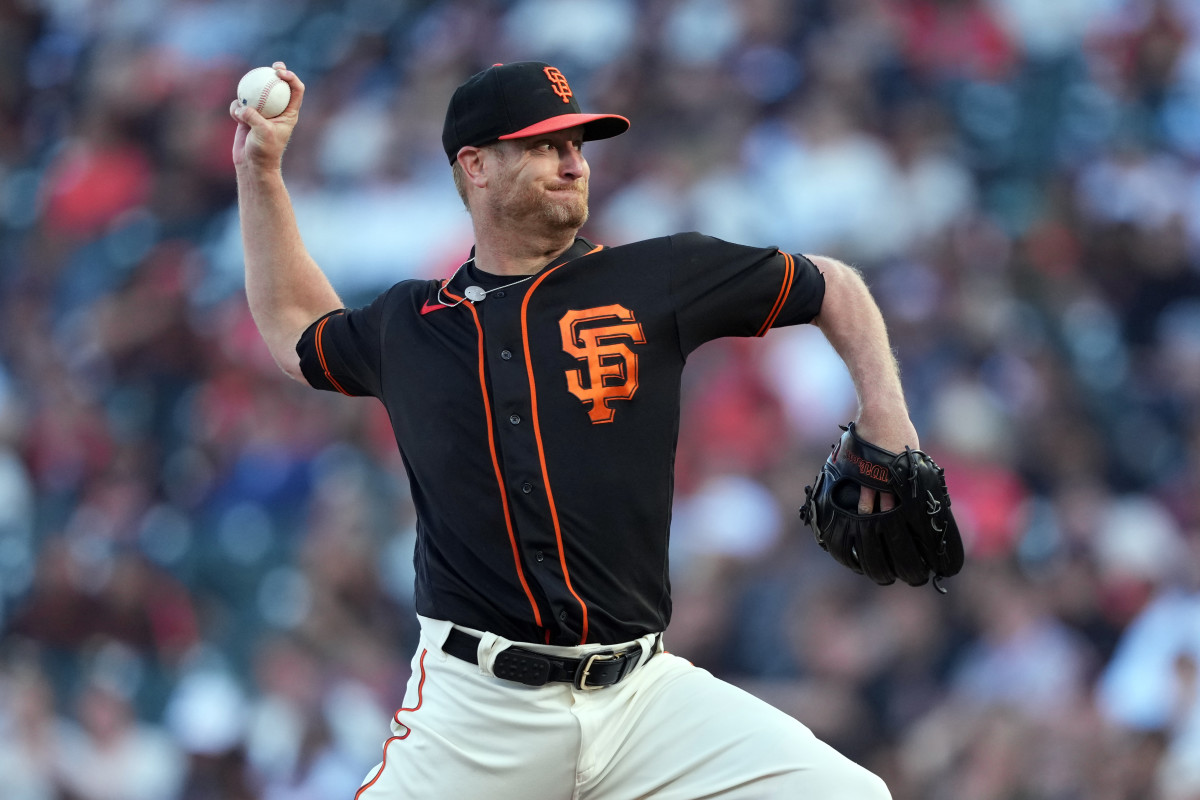 SF Giants starting pitcher Alex Cobb throws a pitch against the Texas Rangers at Oracle Park on August 12, 2023.