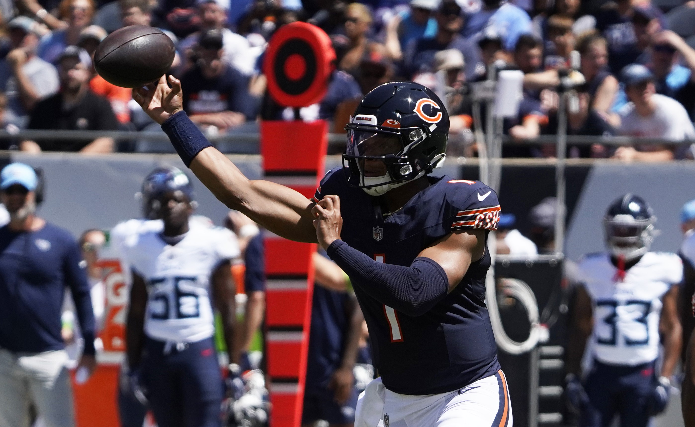 Fields throws TD passes to Moore and Herbert as the Bears beat the