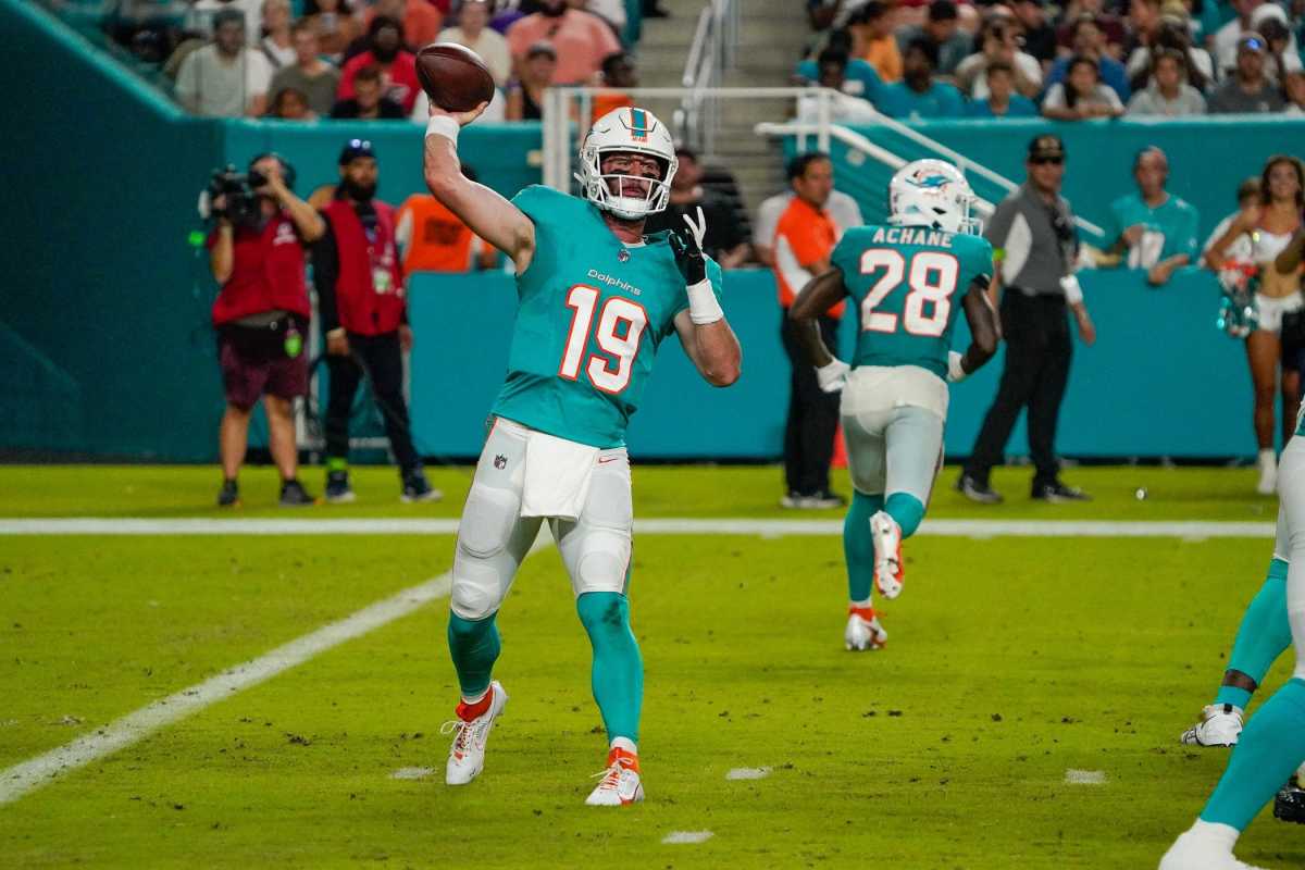 Who the experts are taking in Dolphins vs. Texans