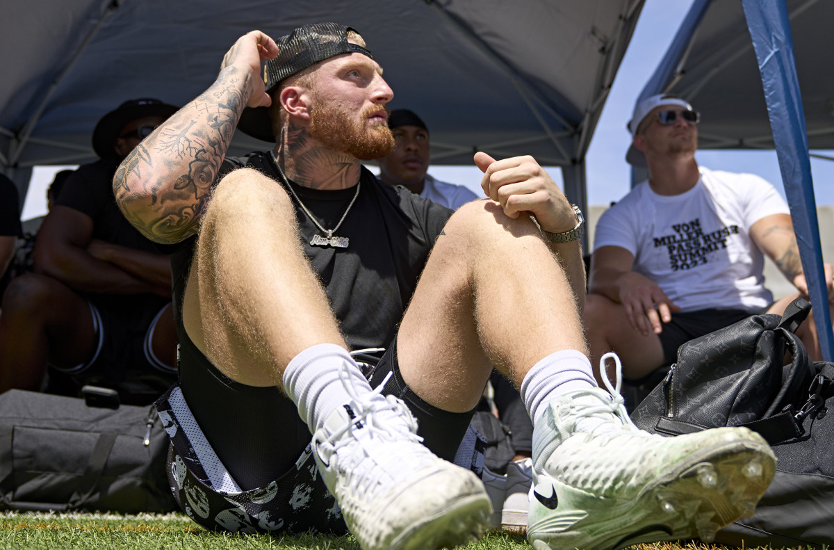 AFC linebacker Von Miller #58 is seen during the Precision Passing event at  the Pro Bowl Skills Challenge, Wednesday, January 23, 2019, in Kissimmee,  FL. (AP Photo/Gregory Payan Stock Photo - Alamy