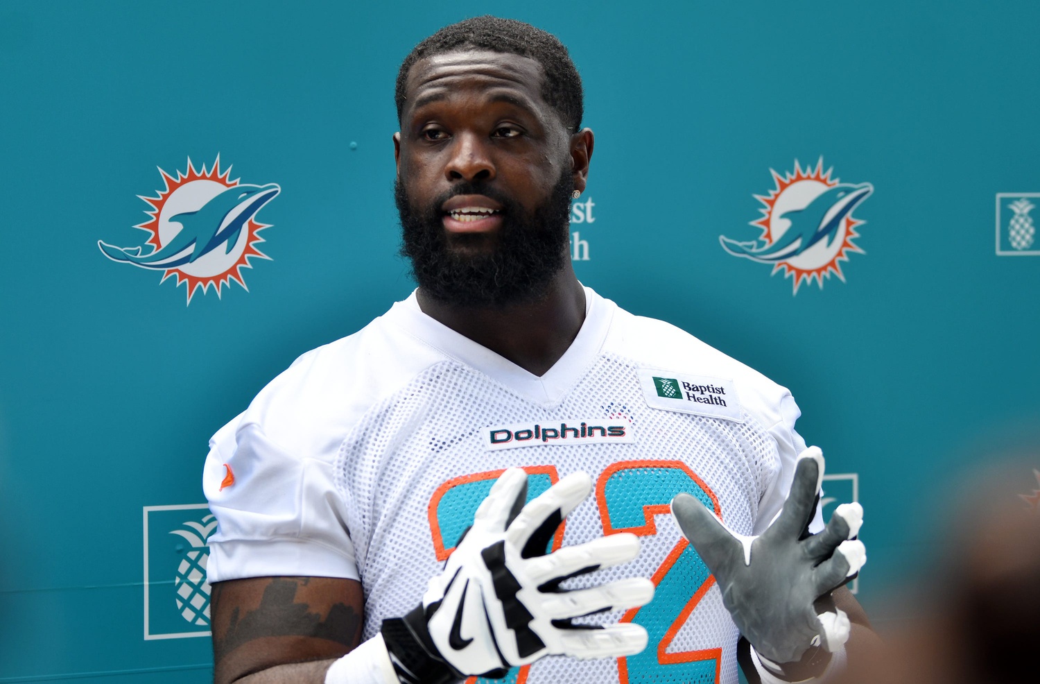 Dolphins: Terron Armstead posts encouraging video after injury scare