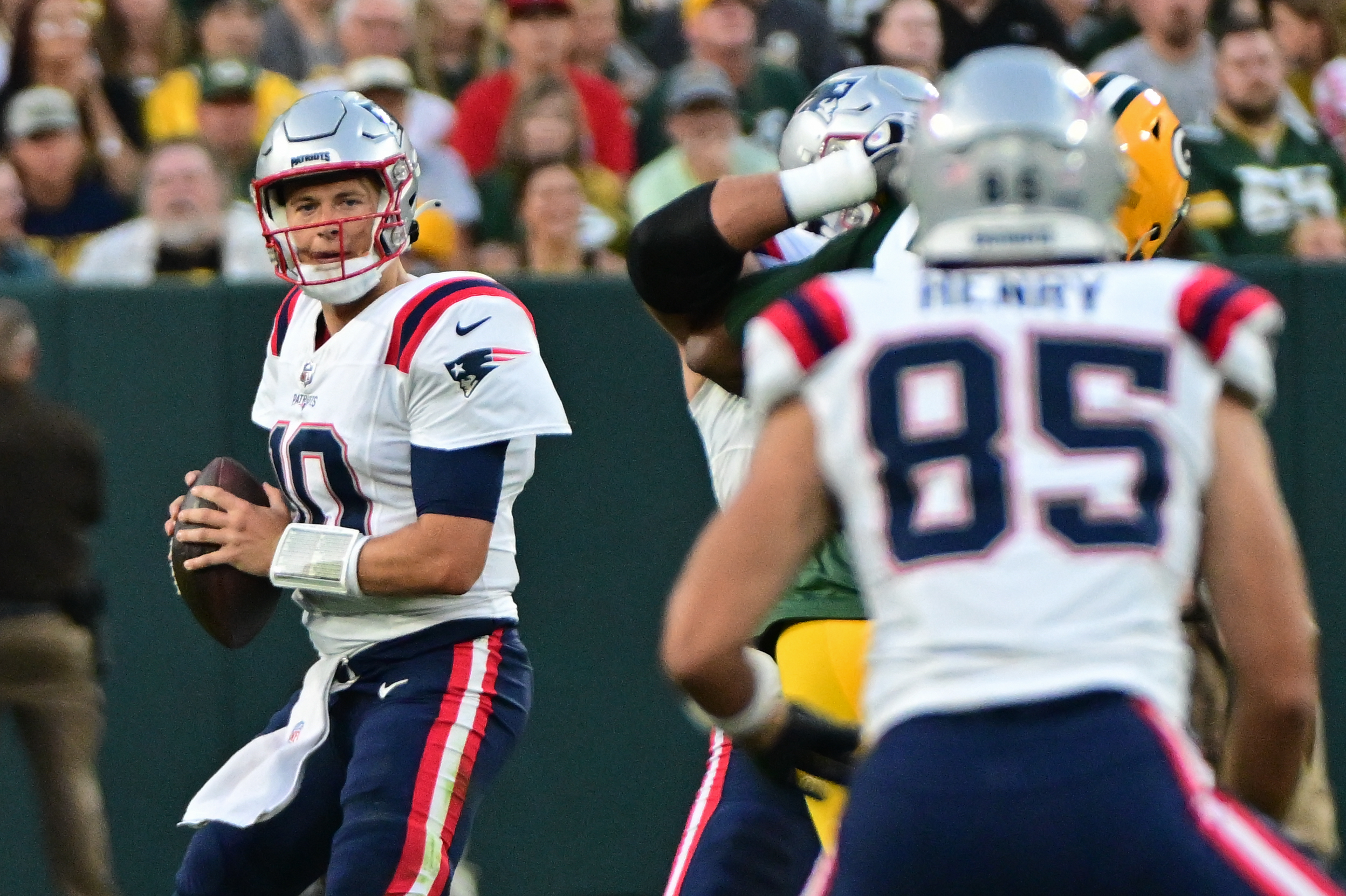 New England Patriots Get TDs from Rhamondre Stevenson, Kayshon Boutte, But  Trail Green Bay Packers at Halftime - Sports Illustrated New England  Patriots News, Analysis and More