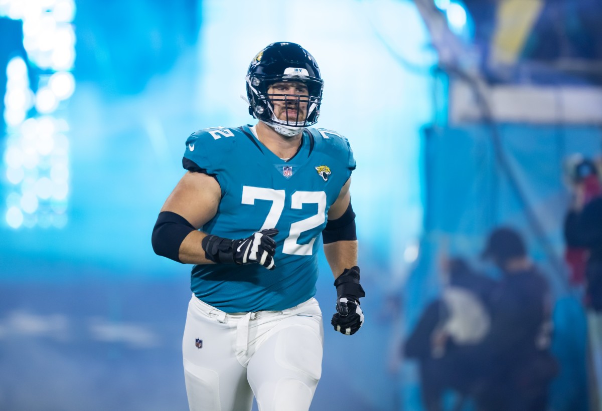 Jacksonville Jaguars offensive tackle Walker Little (72) sets up