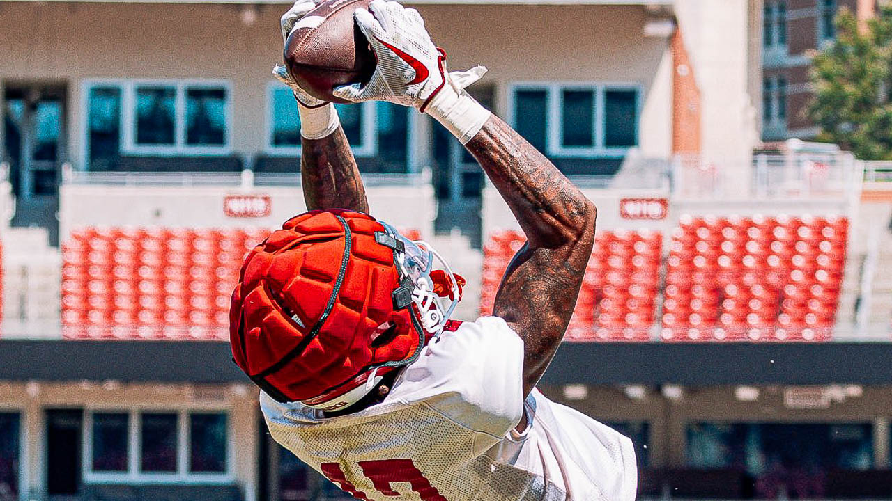 Razorback Players After Wednesday Practice - Sports Illustrated All ...