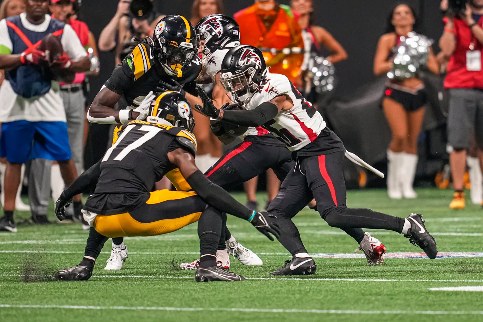 Atlanta Falcons Pair Named Part of Top 25 Players Under 25 - PFF - Sports  Illustrated Atlanta Falcons News, Analysis and More