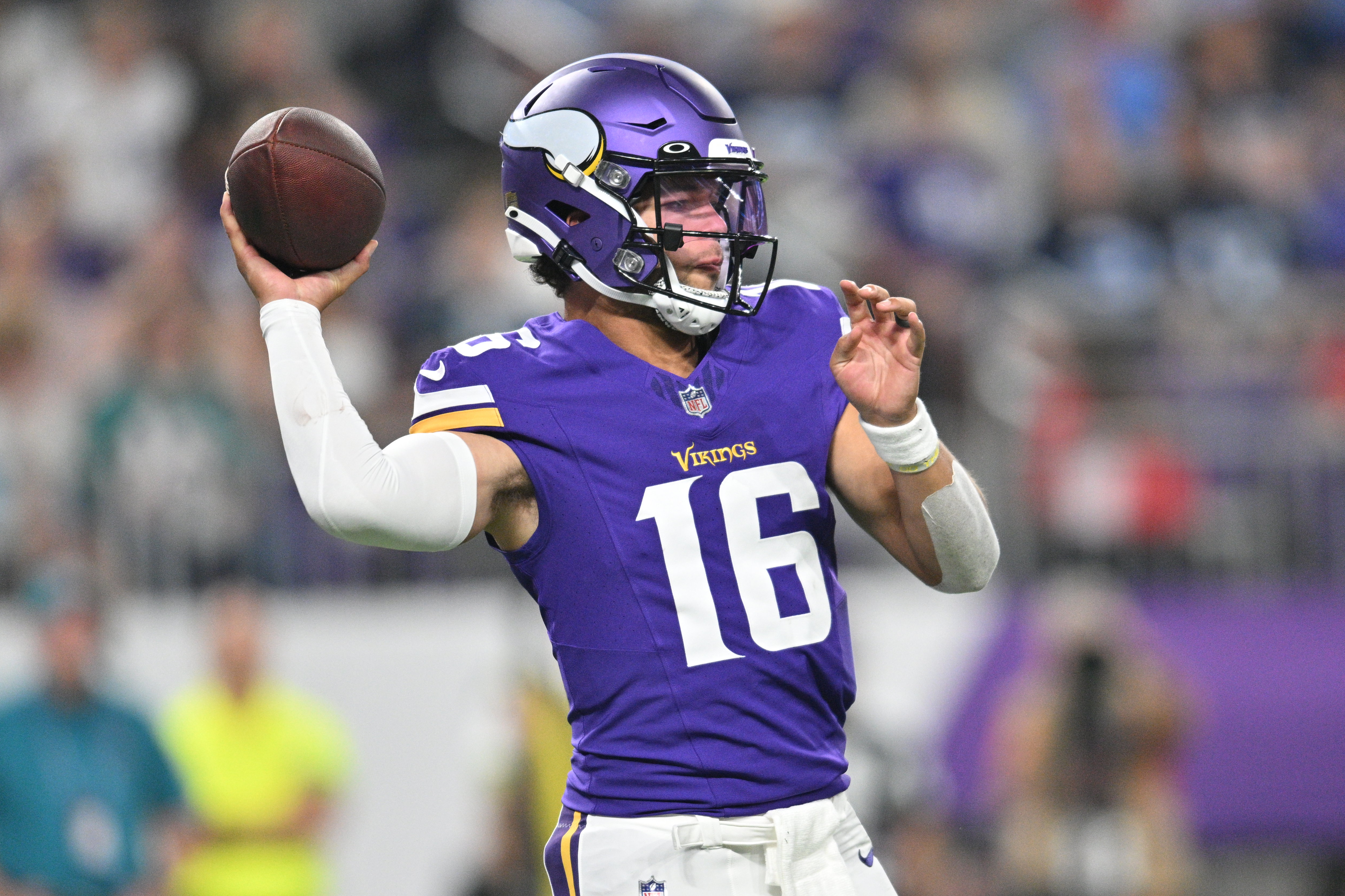 What channel is Minnesota Vikings game on today? (10/30/22) FREE live stream,  Time, TV for NFL Week 8 vs. Cardinals 