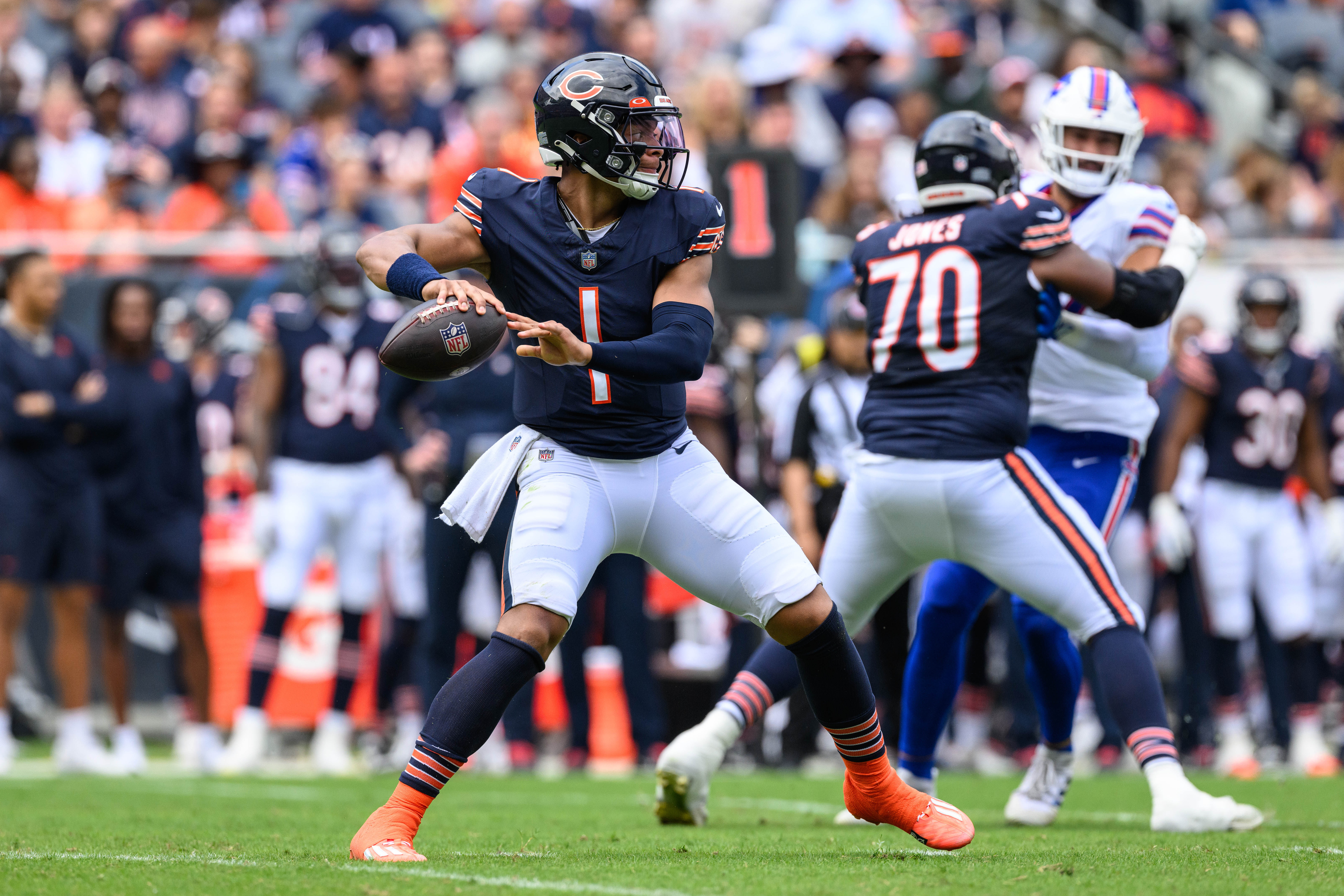 Justin Fields Leads Bears Comeback Win - Sports Illustrated Chicago Bears  News, Analysis and More