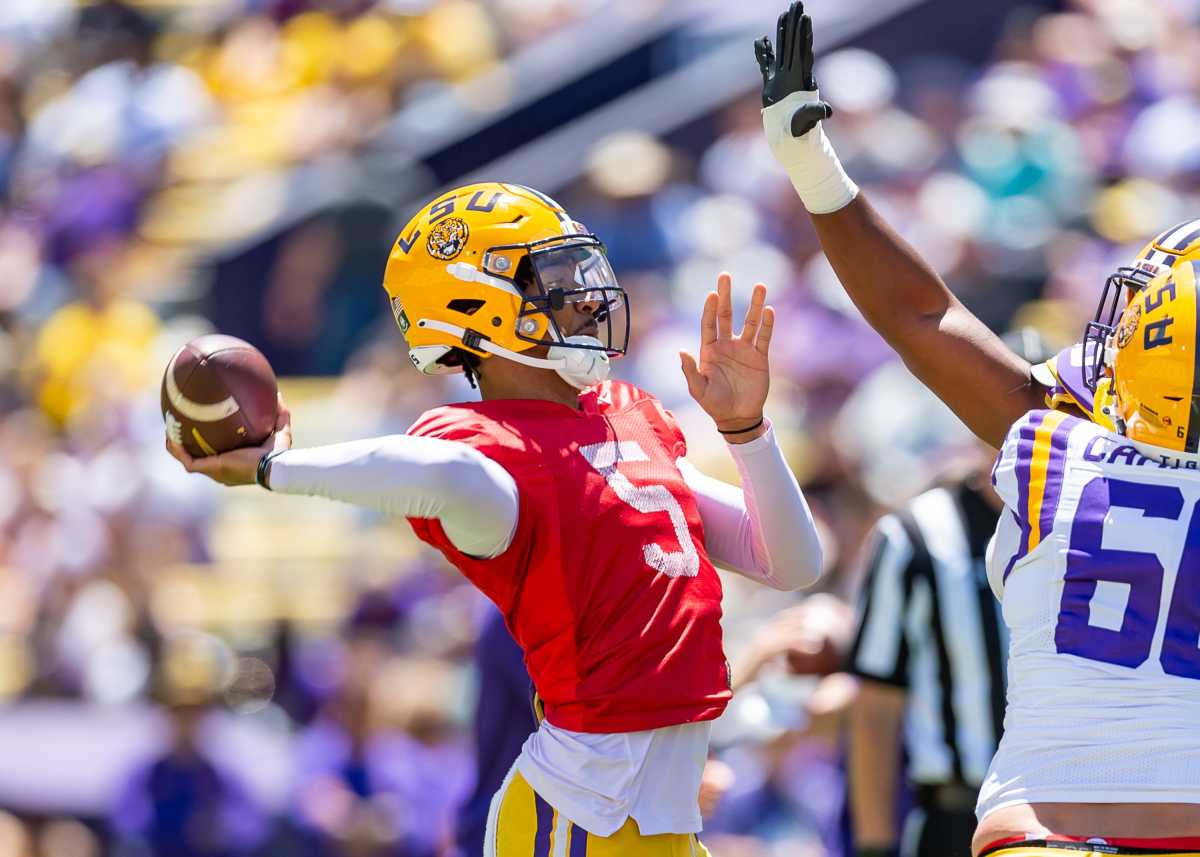 Oregon Quarterback Bo Nix Thanks Jesus for His Blessings as Ducks