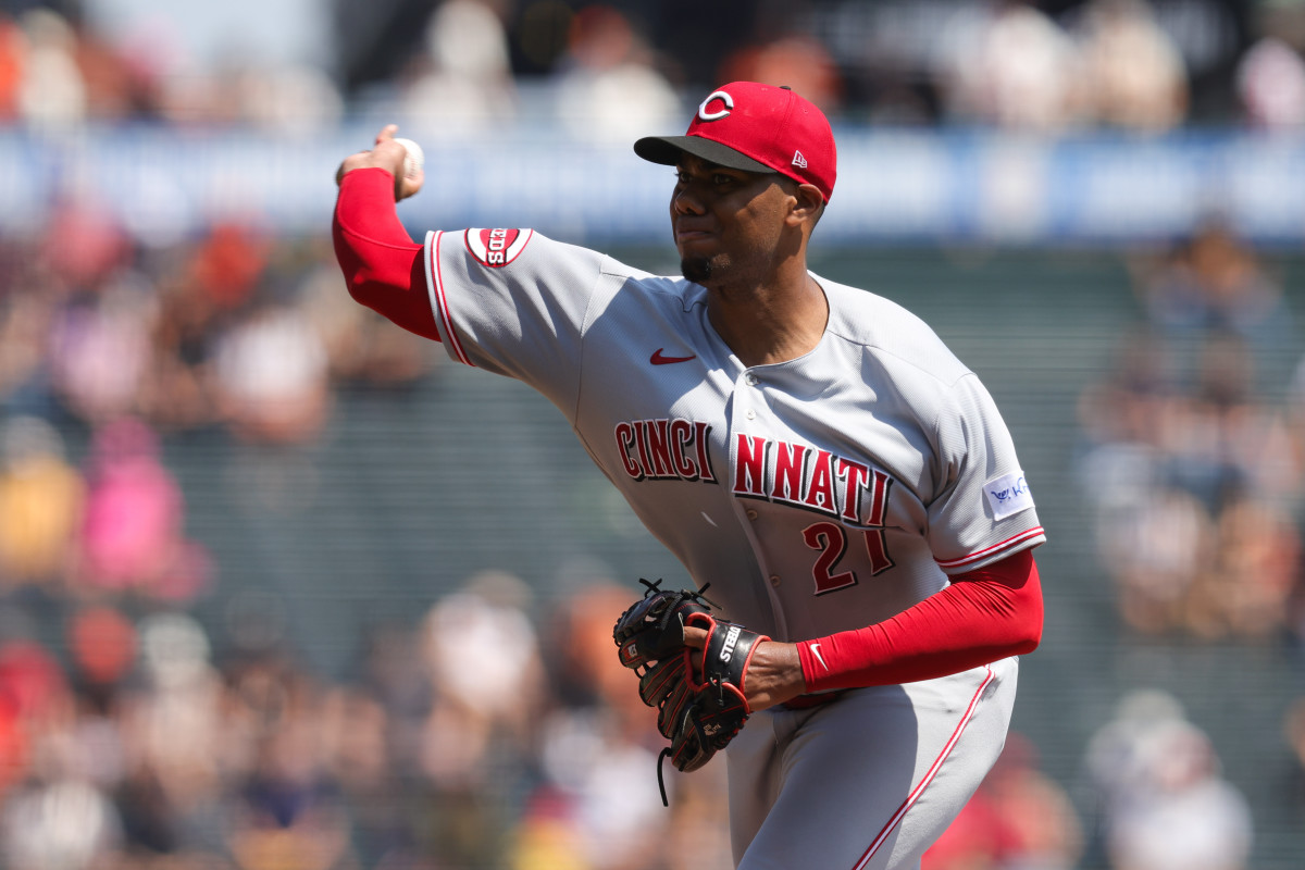 Cincinnati Reds starting pitcher Hunter Greene throws a pitch during the first inning against the SF Giants at Oracle Park on August 30, 2023.