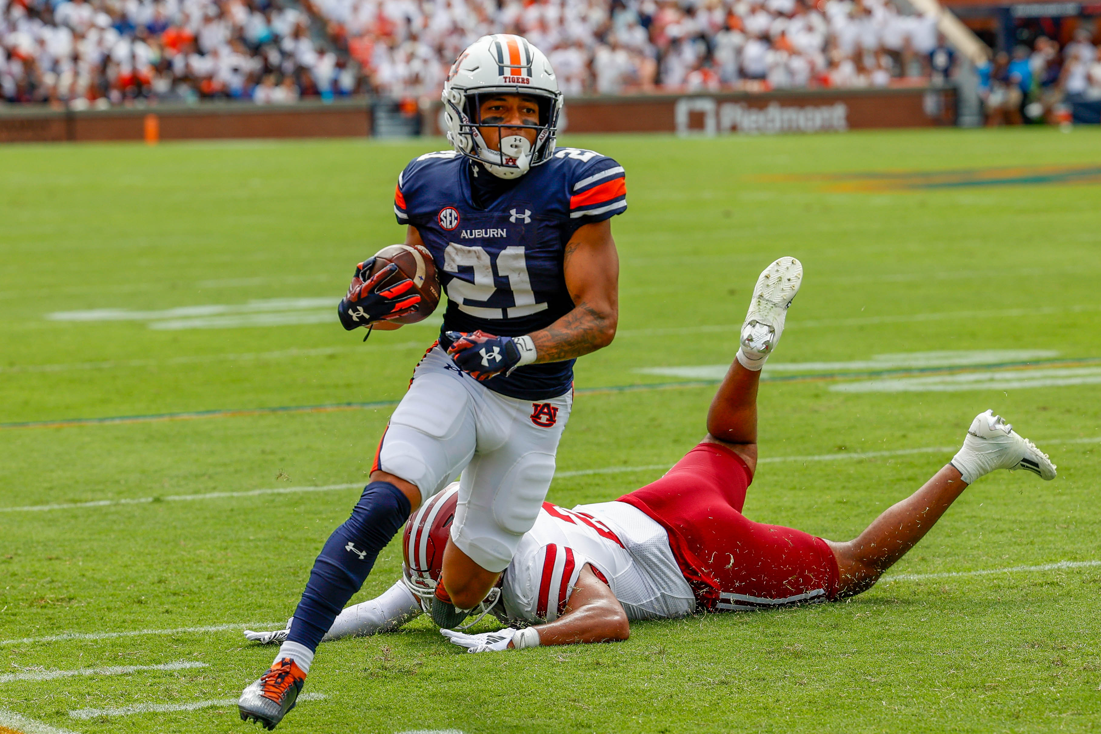 Brian Battie vs UMass - Eric Starling/Auburn Daily