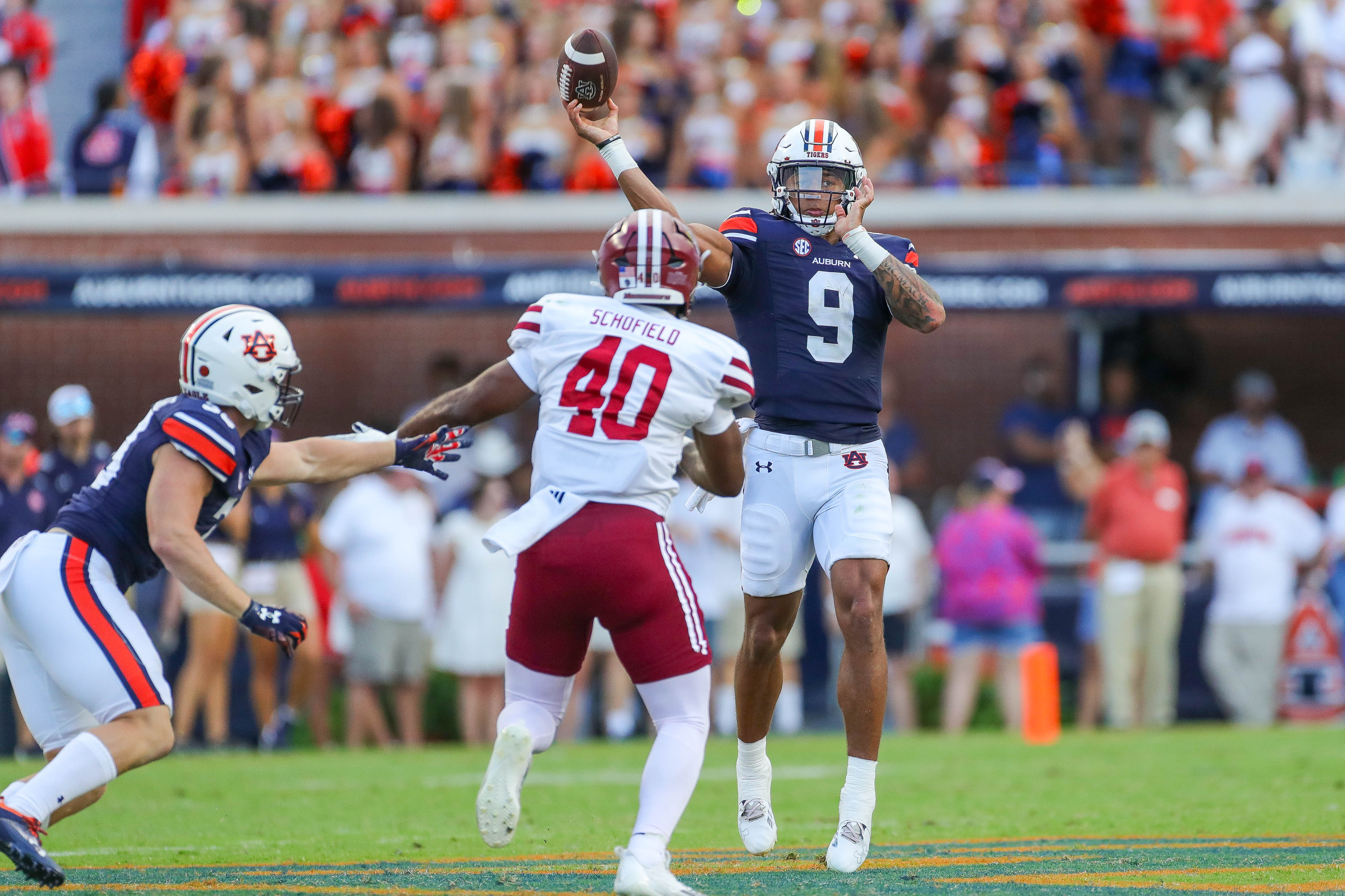 Robby Ashford vs UMass - Eric Starling/Auburn Daily