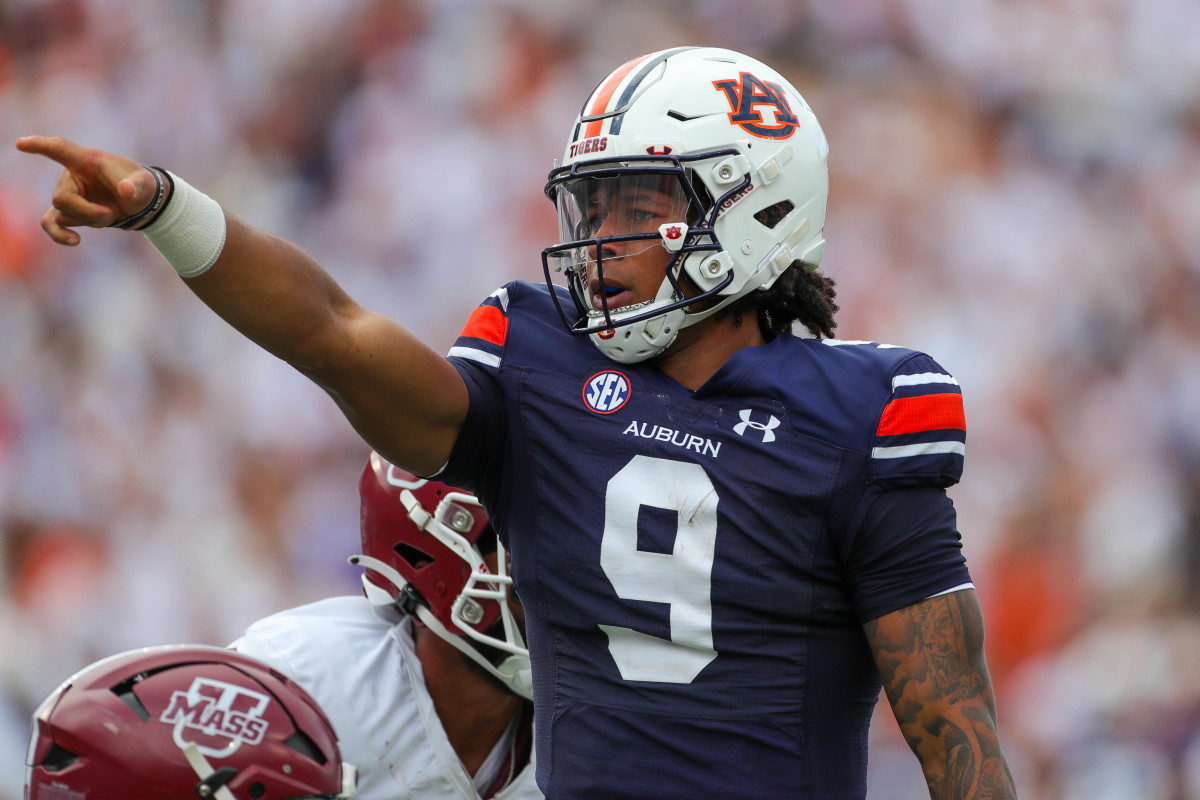 WATCH: Robby Ashford scores to put Auburn back on top over Georgia - Sports  Illustrated Auburn Tigers News, Analysis and More