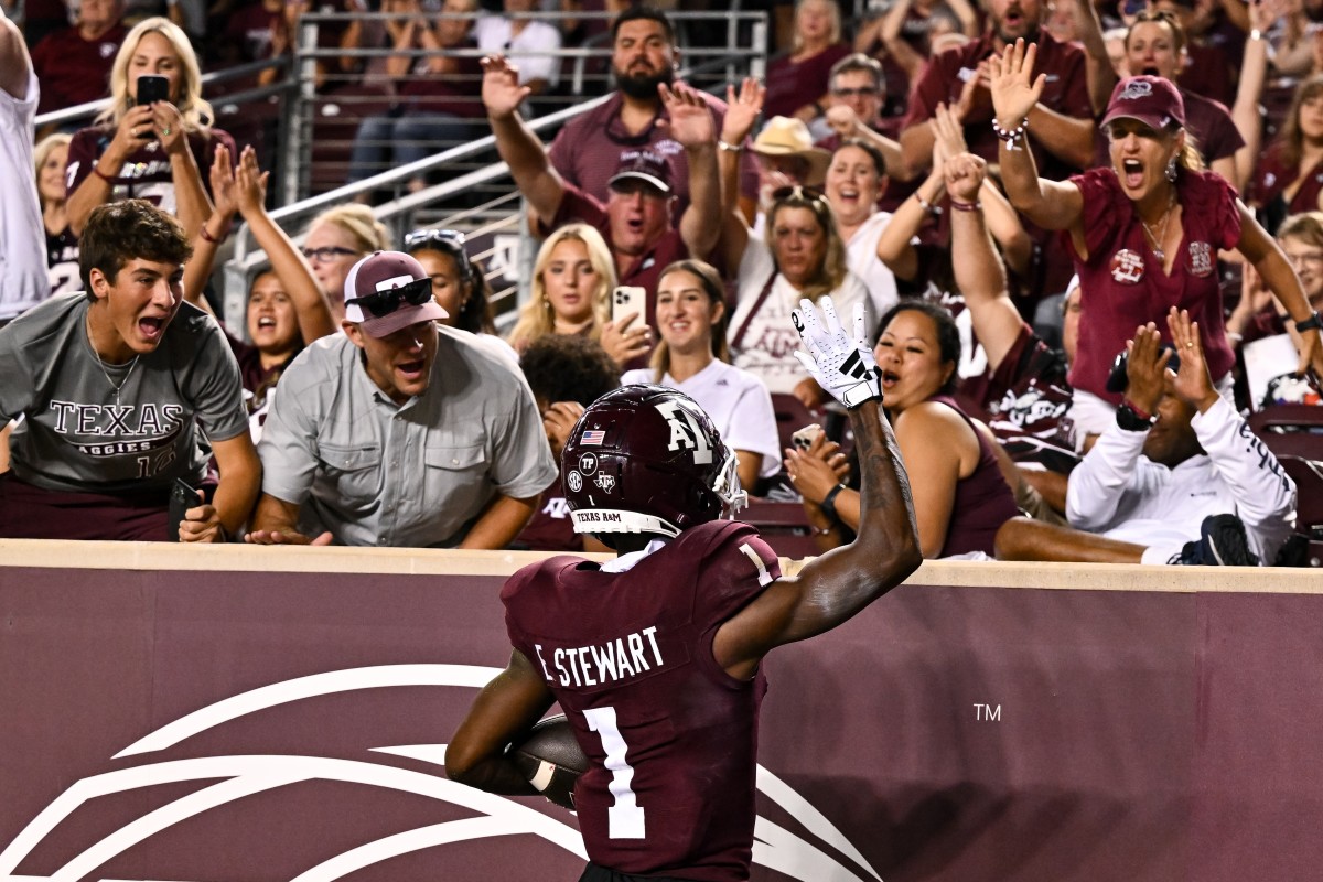 Kohl Stewart signs with Texas A&M 