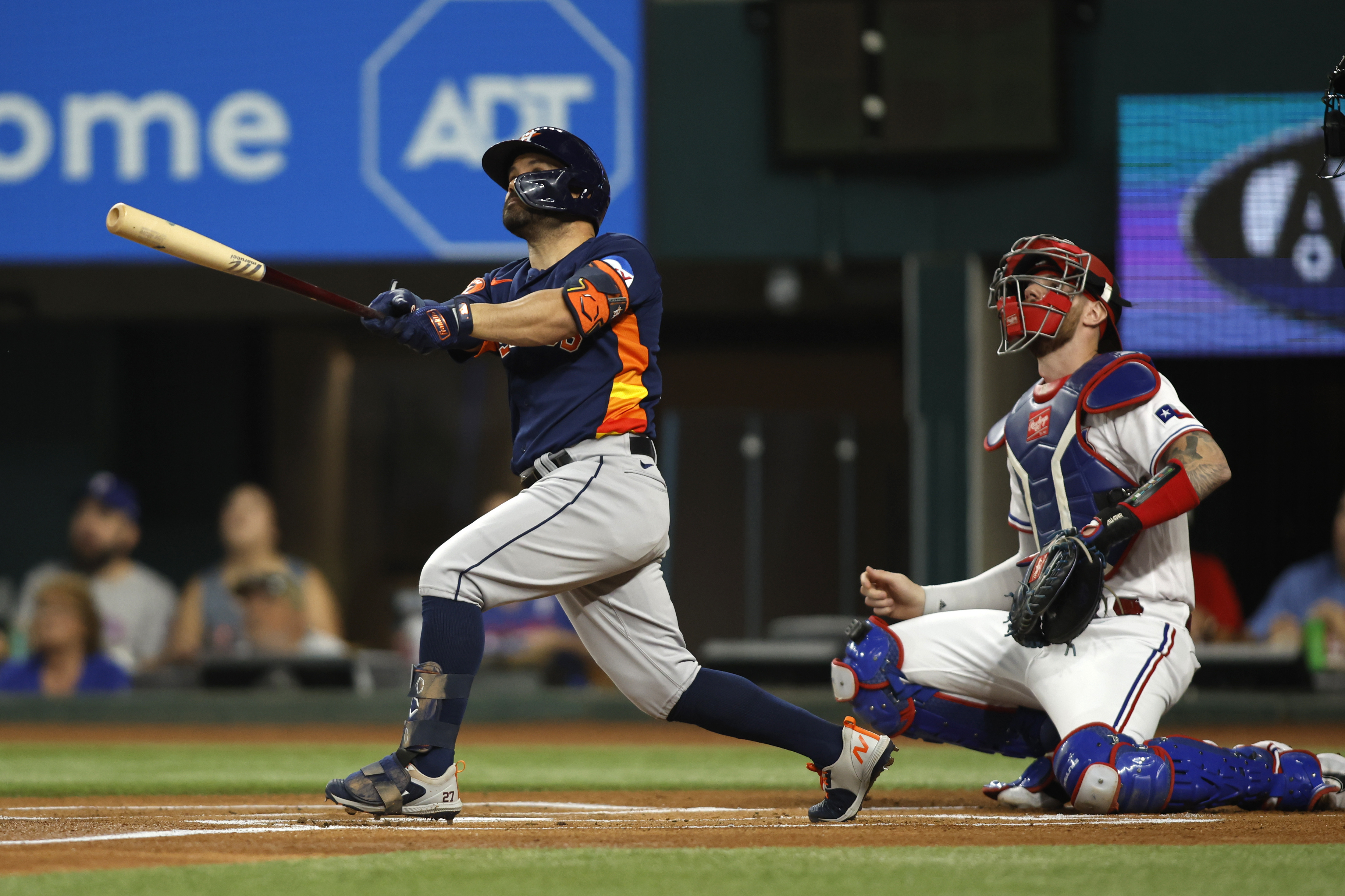 Jose Altuve homers in each of first 3 innings, Astros rout Rangers