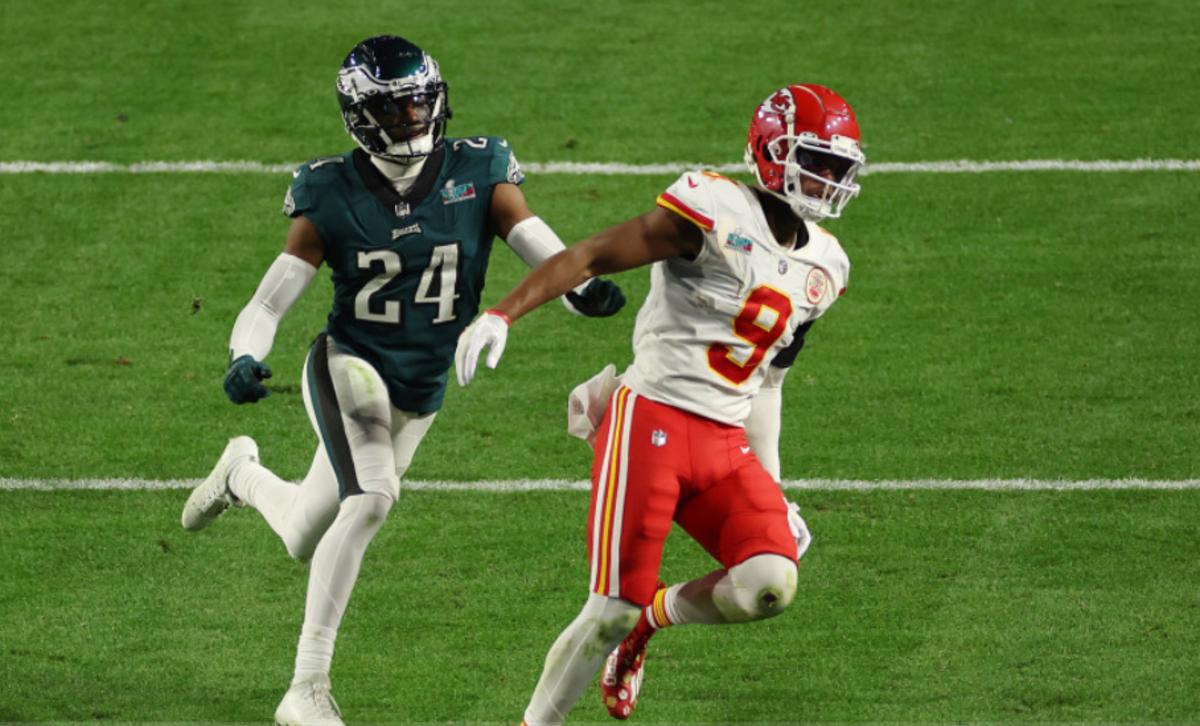 Bad JuJu? New England Patriots' Receiver JuJu Smith-Schuster Faced 'Internet  Rival' Philadelphia Eagles - Sports Illustrated New England Patriots News,  Analysis and More