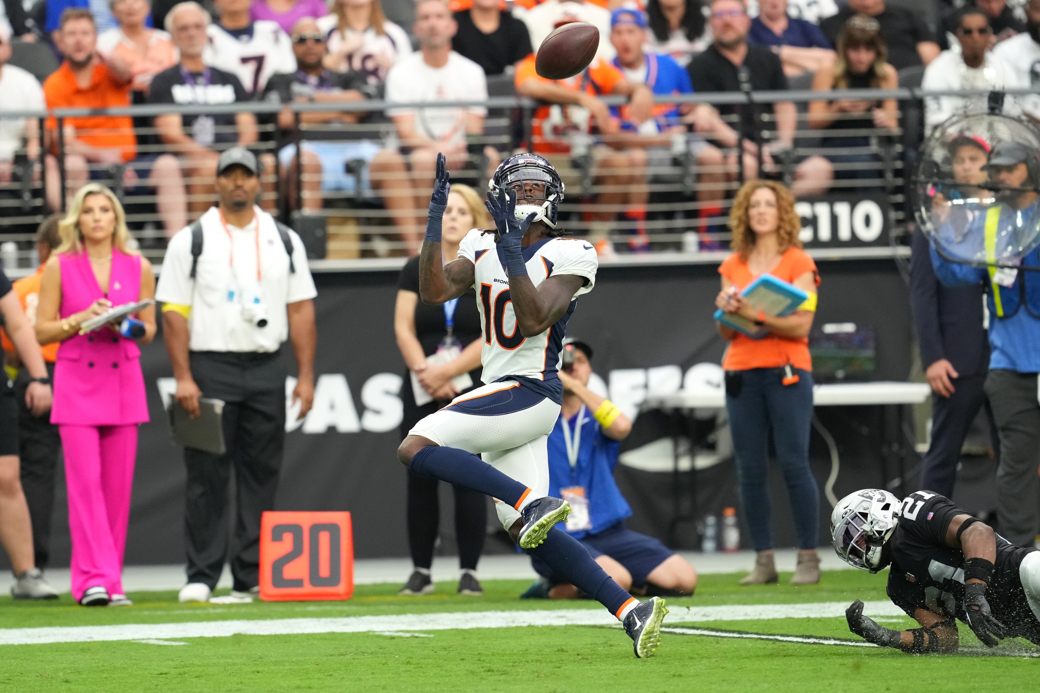 Denver Broncos Lose WR Jerry Jeudy to Hamstring Injury 