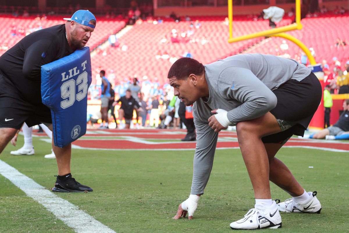 Detroit Lions right tackle Penei Sewell