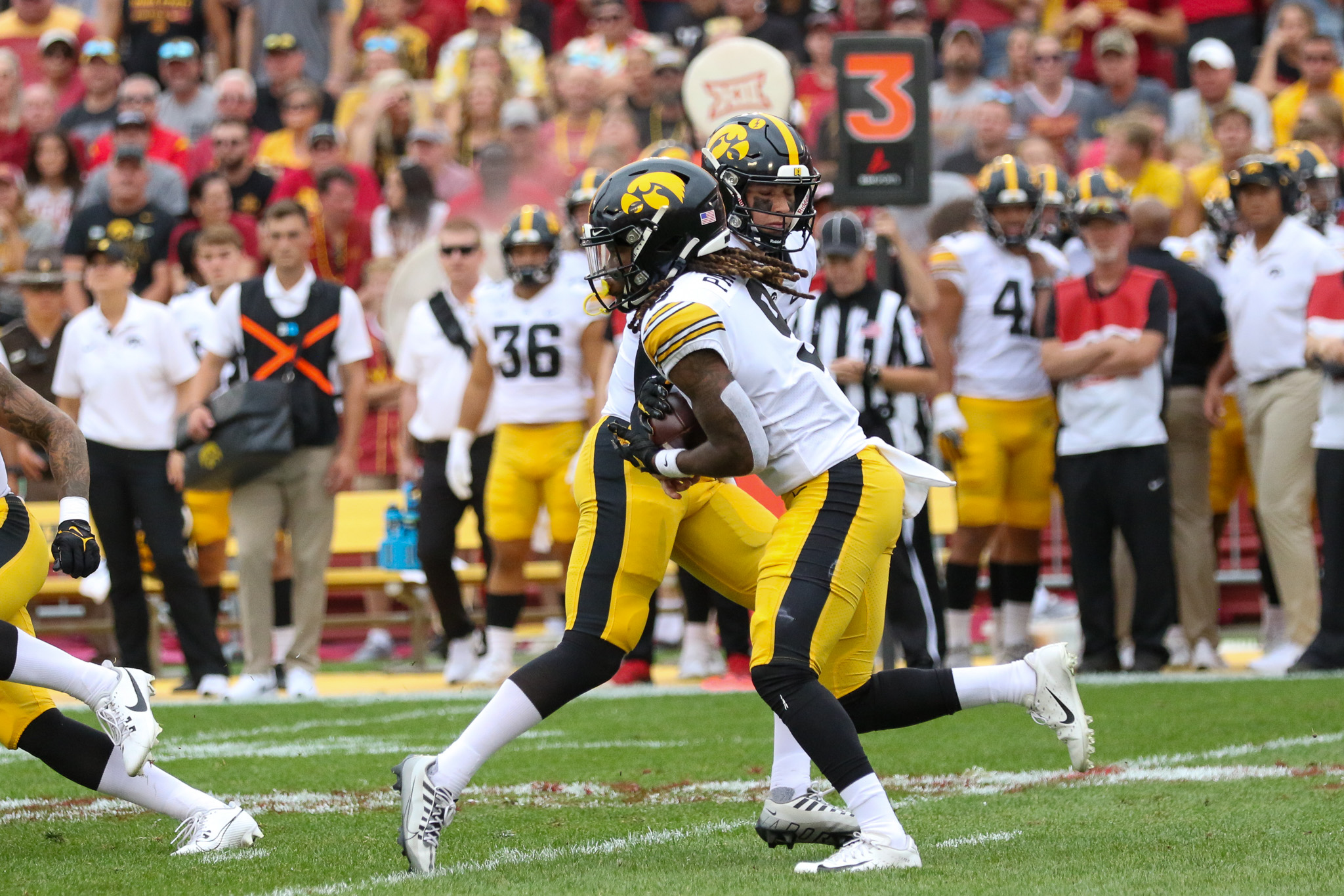 Watch Iowa Offensive Players Isu Postgame Sports Illustrated Iowa Hawkeyes News Analysis And 7458