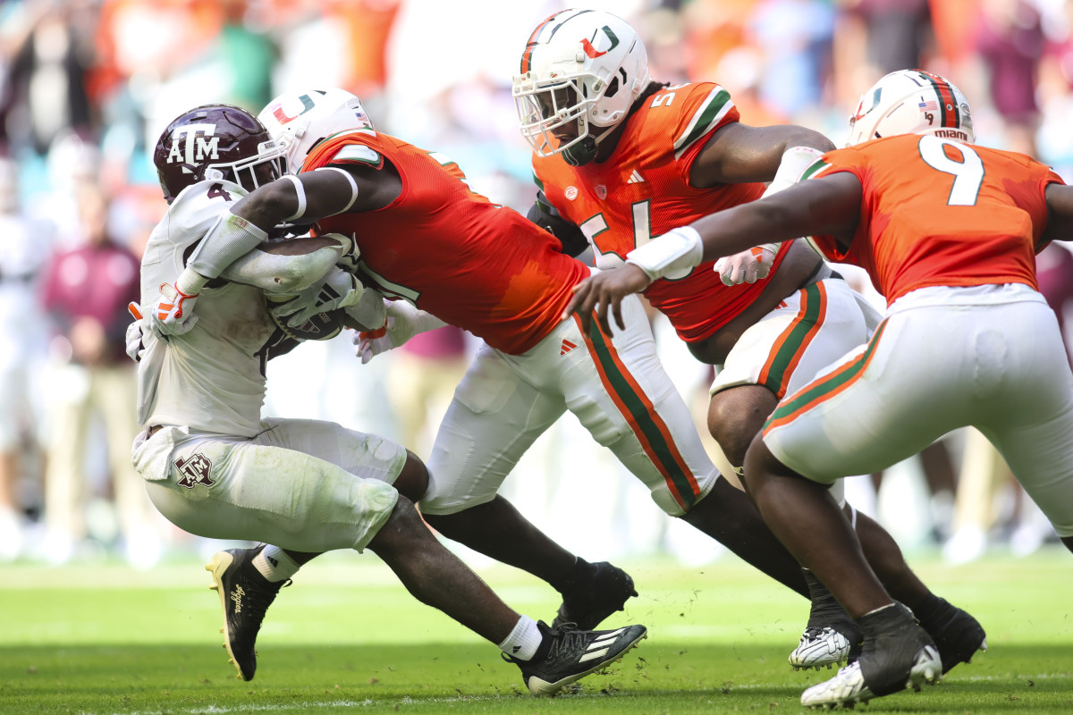 Miami Hurricanes shrug off slow start, thump Texas A&M Aggies 48