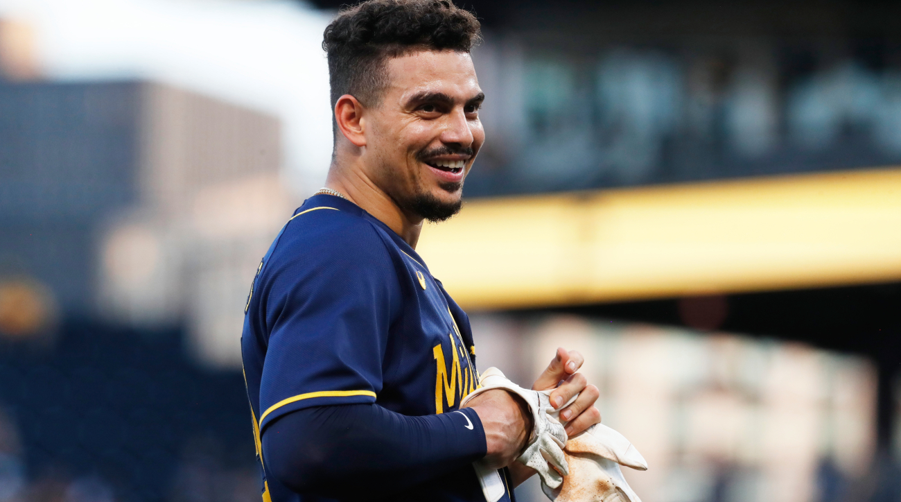 Milwaukee Brewers Shortstop Willy Adames Meets Idol Derek Jeter at Yankee's  Old-Timers Day - BVM Sports