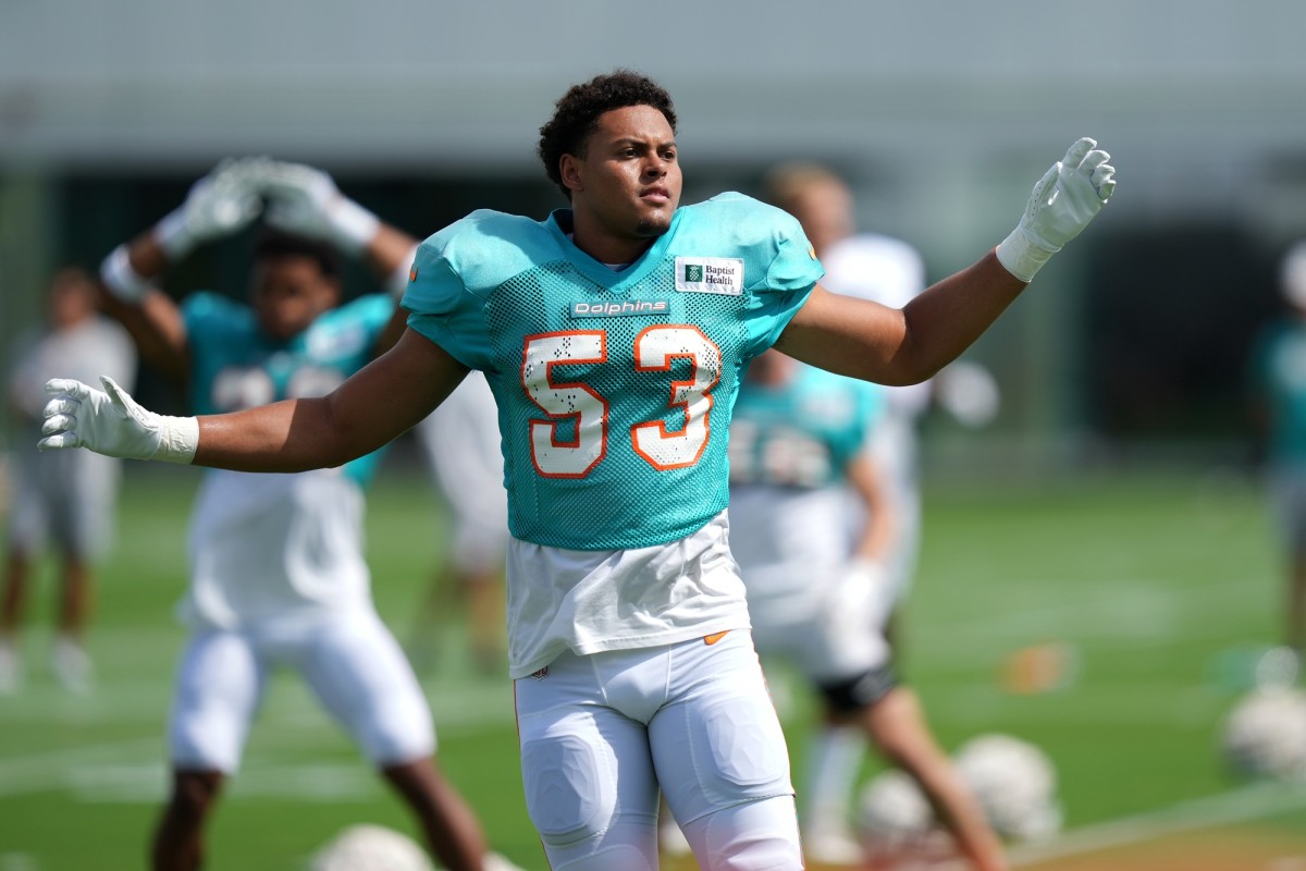 Dolphins Elevate WR Robbie Chosen & LB Cameron Goode To Active Roster