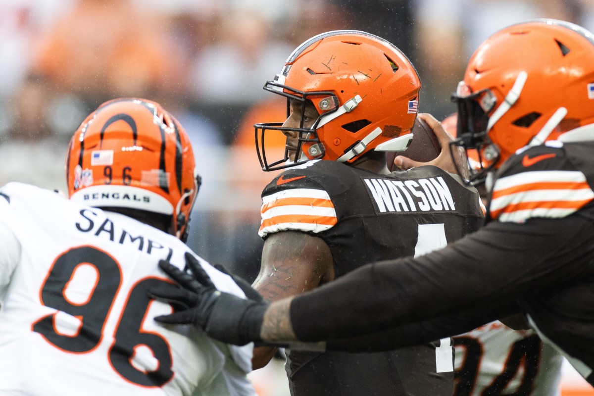 Cleveland Browns Quarterback Deshaun Watson Calls on Tee Higgins to ...