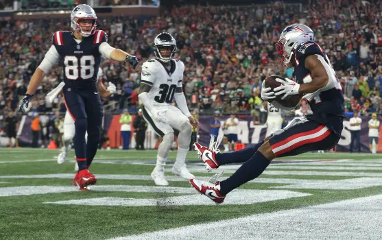 Patriots again look like pride of division in win over Miami