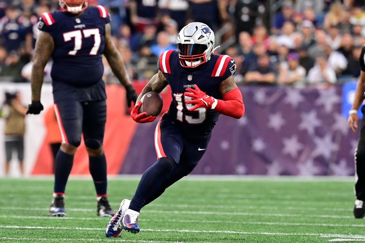 Ex-Ohio State Buckeye RB Ezekiel Elliott Struggles In Debut With New  England Patriots - Sports Illustrated Ohio State Buckeyes News, Analysis  and More