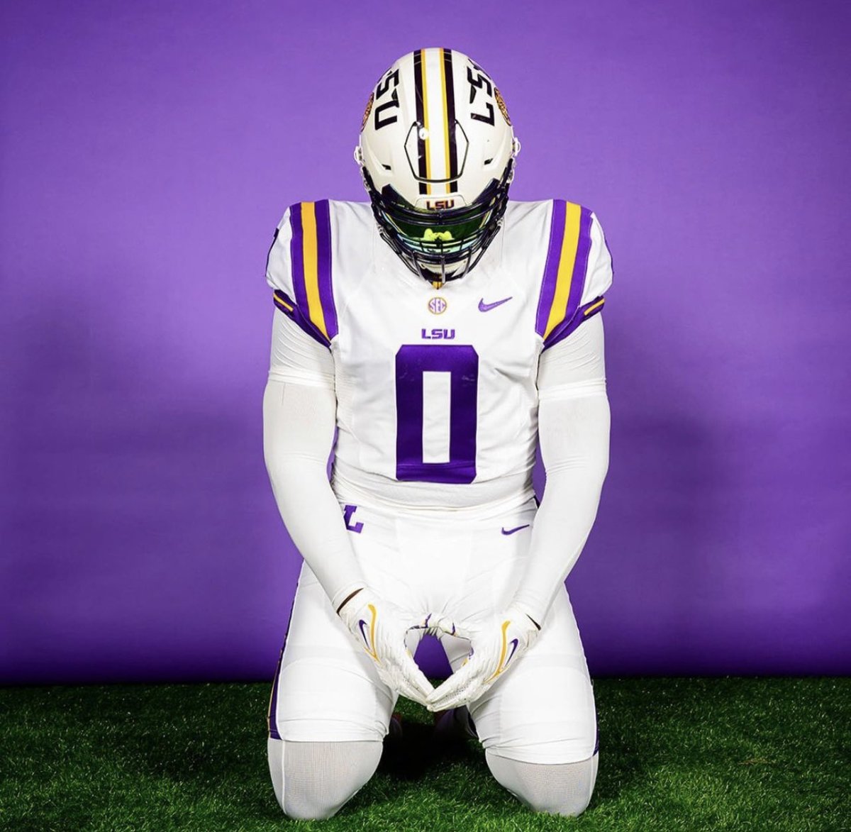 LSU Football: Tigers to wear all white uniform against Texas A&M