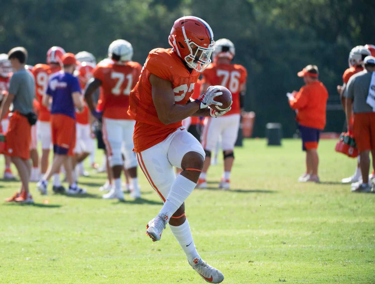 Clemson running back Chez Mellusi (27) practices at the Allen N. Reeves Football Complex Thursday, August 8, 2019. Ss Clemson 2019 08 081846